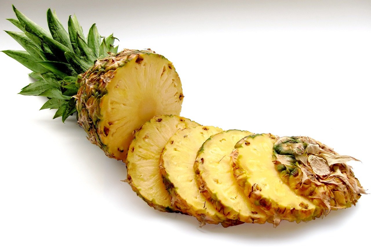 7 Ways to Tell If a Pineapple Is Bad Farmacy Expert